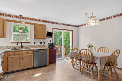21 Wicken Square Colonie NY 12205