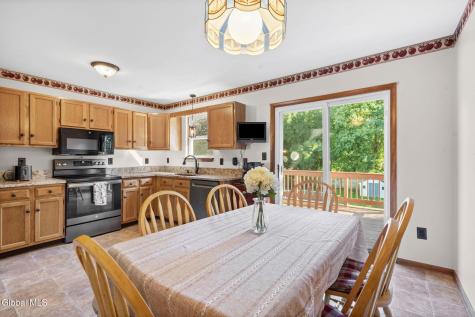 21 Wicken Square Colonie NY 12205