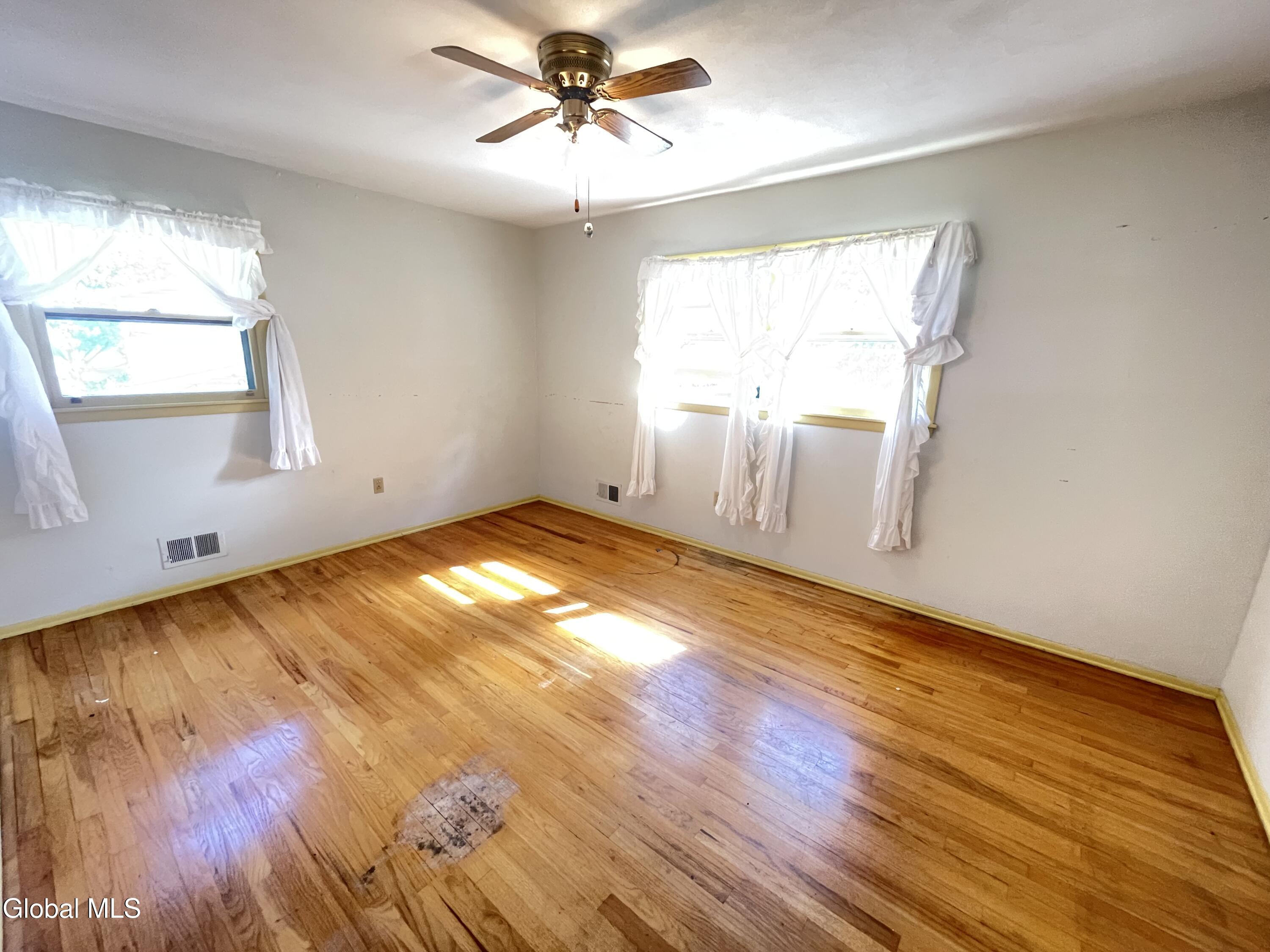 22 Farnam Place Albany NY 12205
