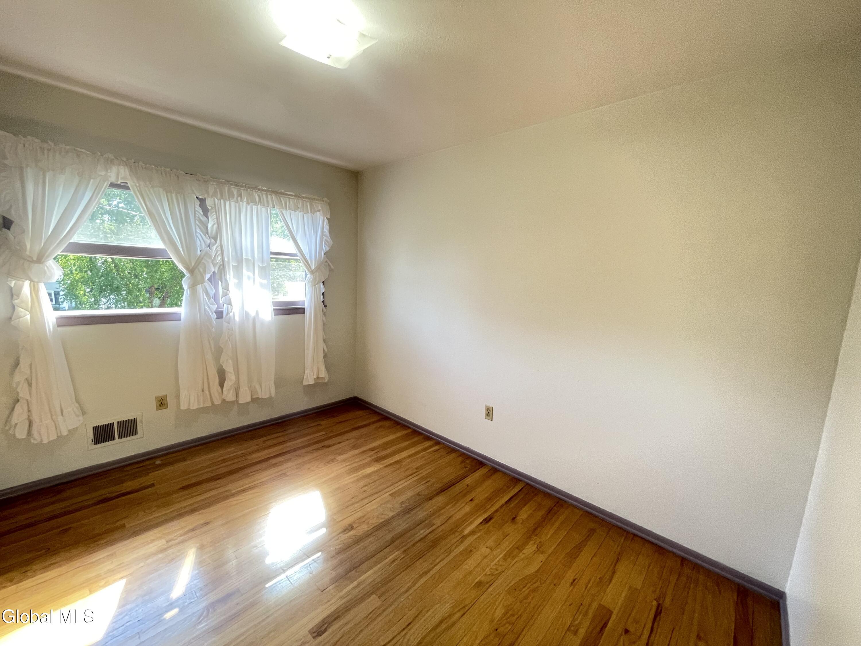 22 Farnam Place Albany NY 12205