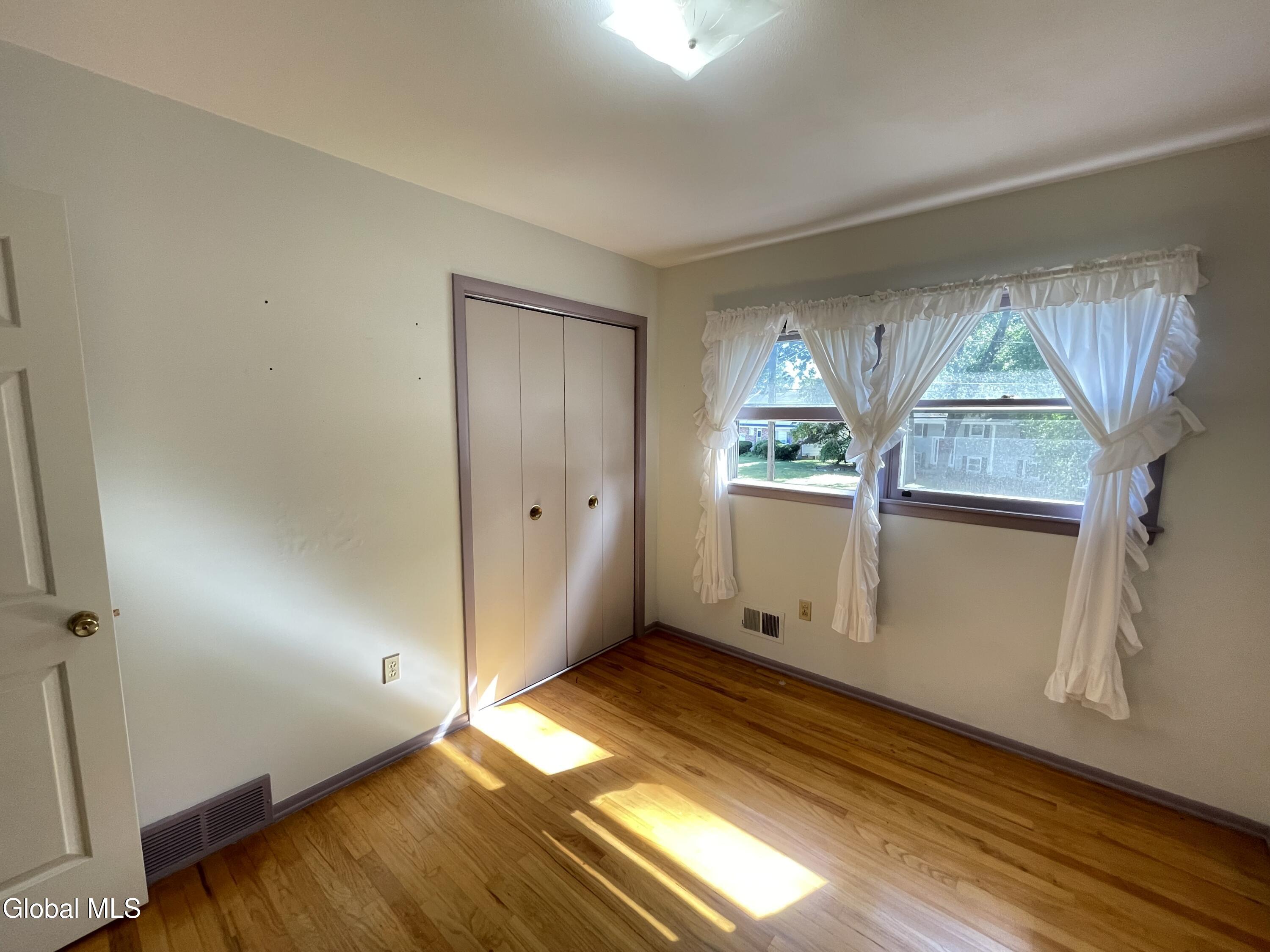 22 Farnam Place Albany NY 12205