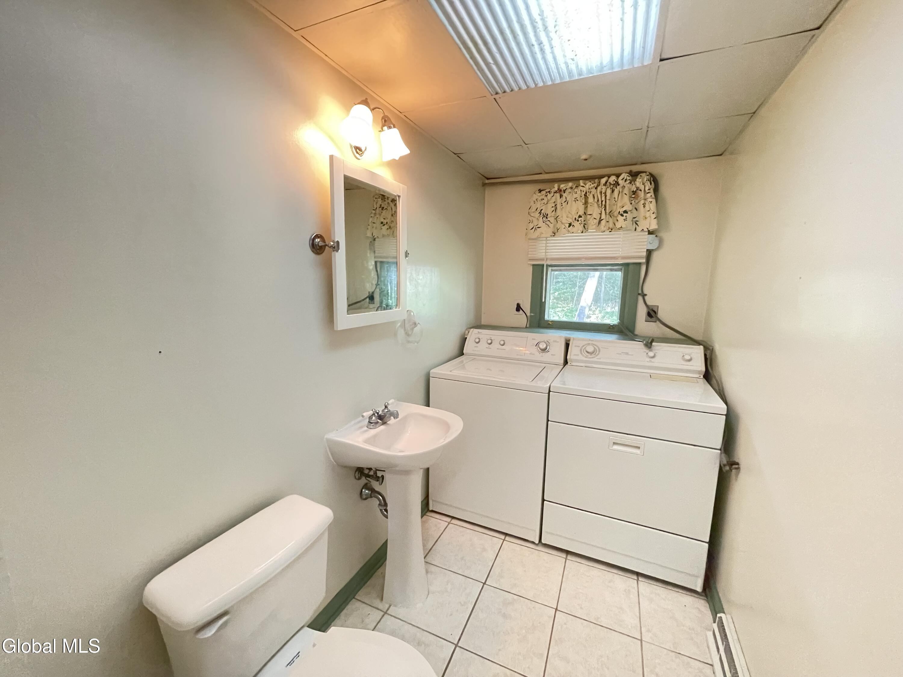 22 Farnam Place Albany NY 12205