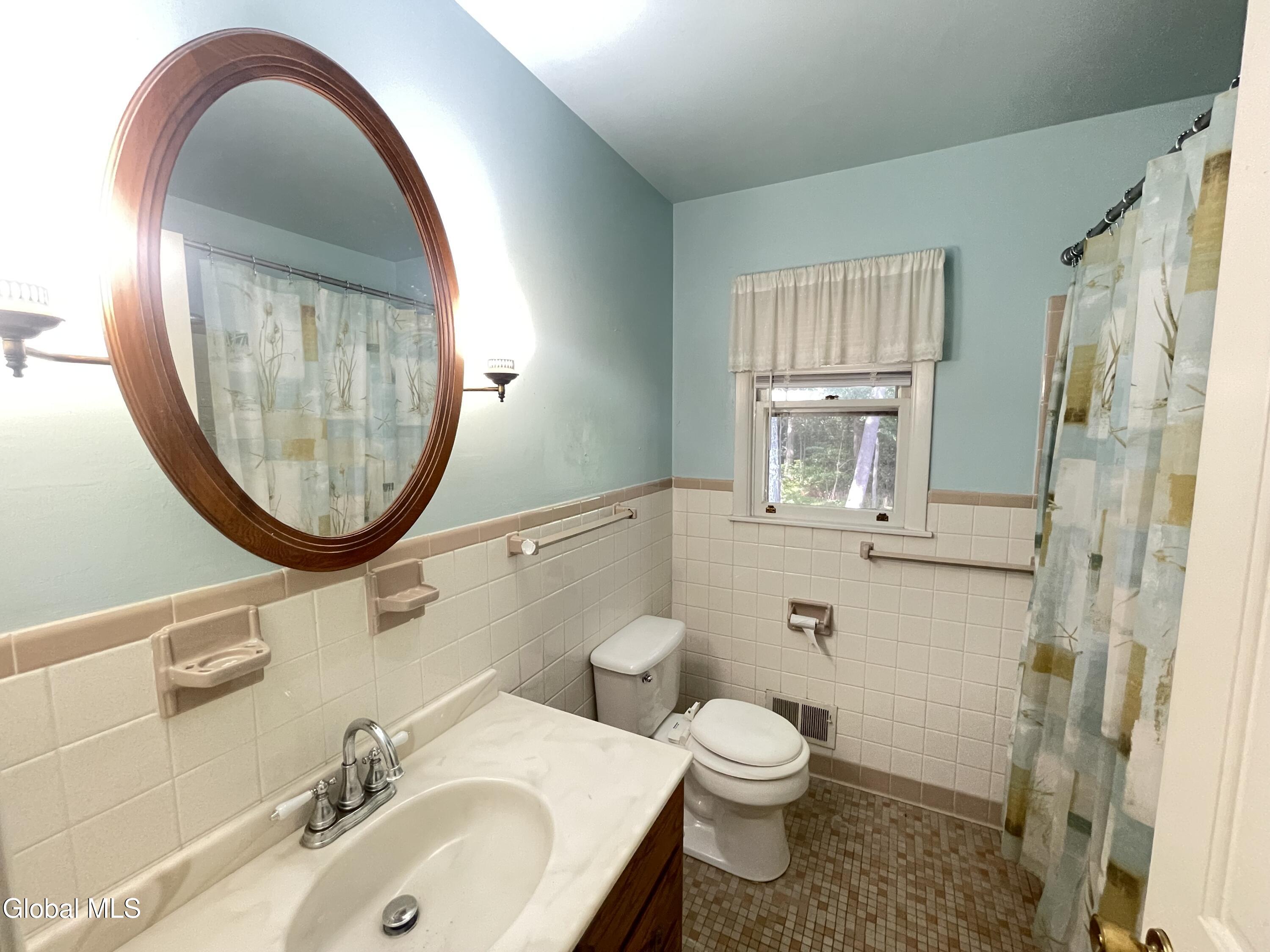 22 Farnam Place Albany NY 12205