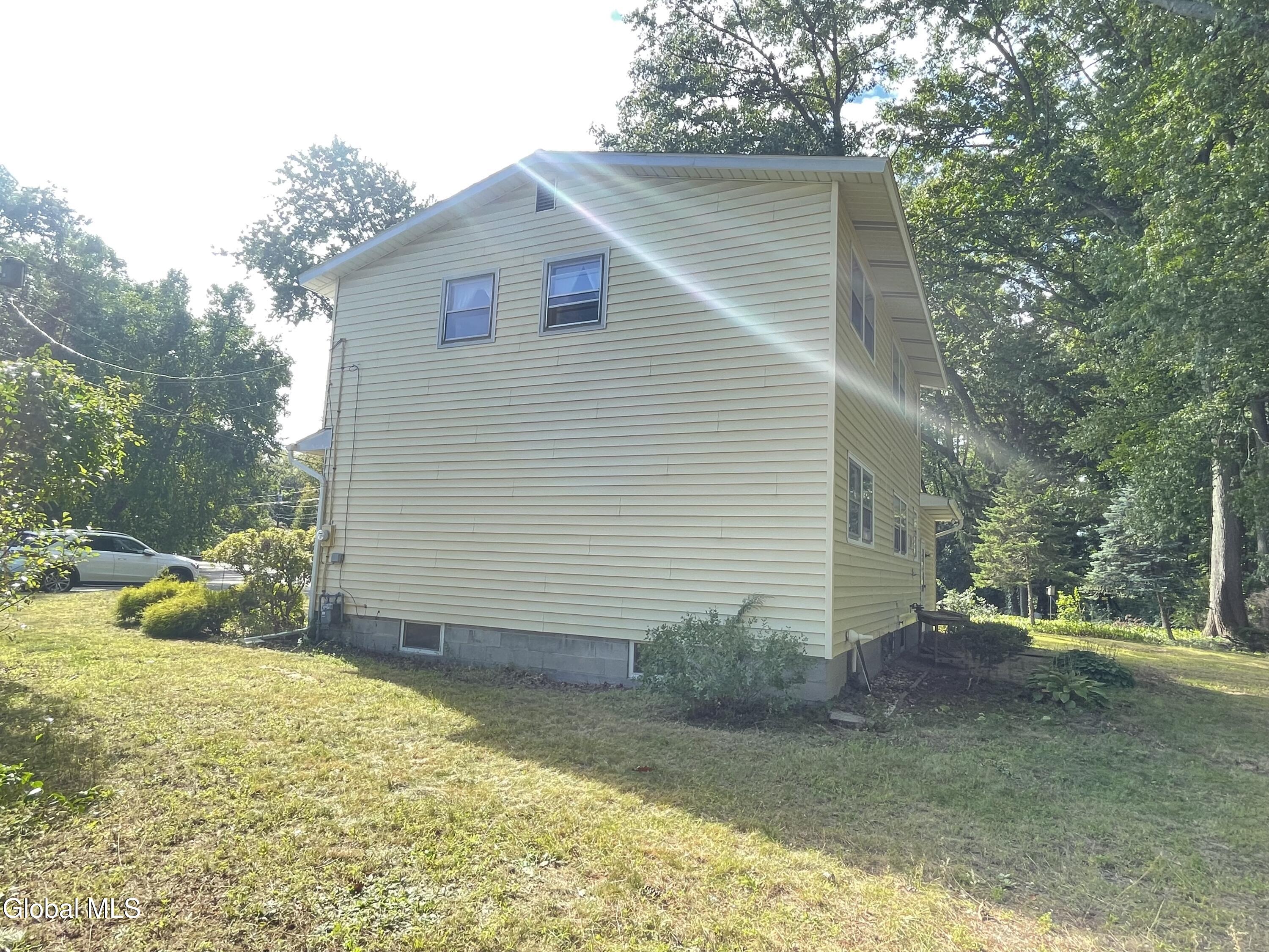 22 Farnam Place Albany NY 12205