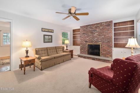 2284 Pinehaven Drive Niskayuna NY 12309