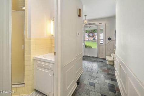 2284 Pinehaven Drive Niskayuna NY 12309