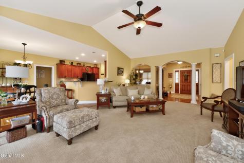 8 Addison Way Rexford NY 12148