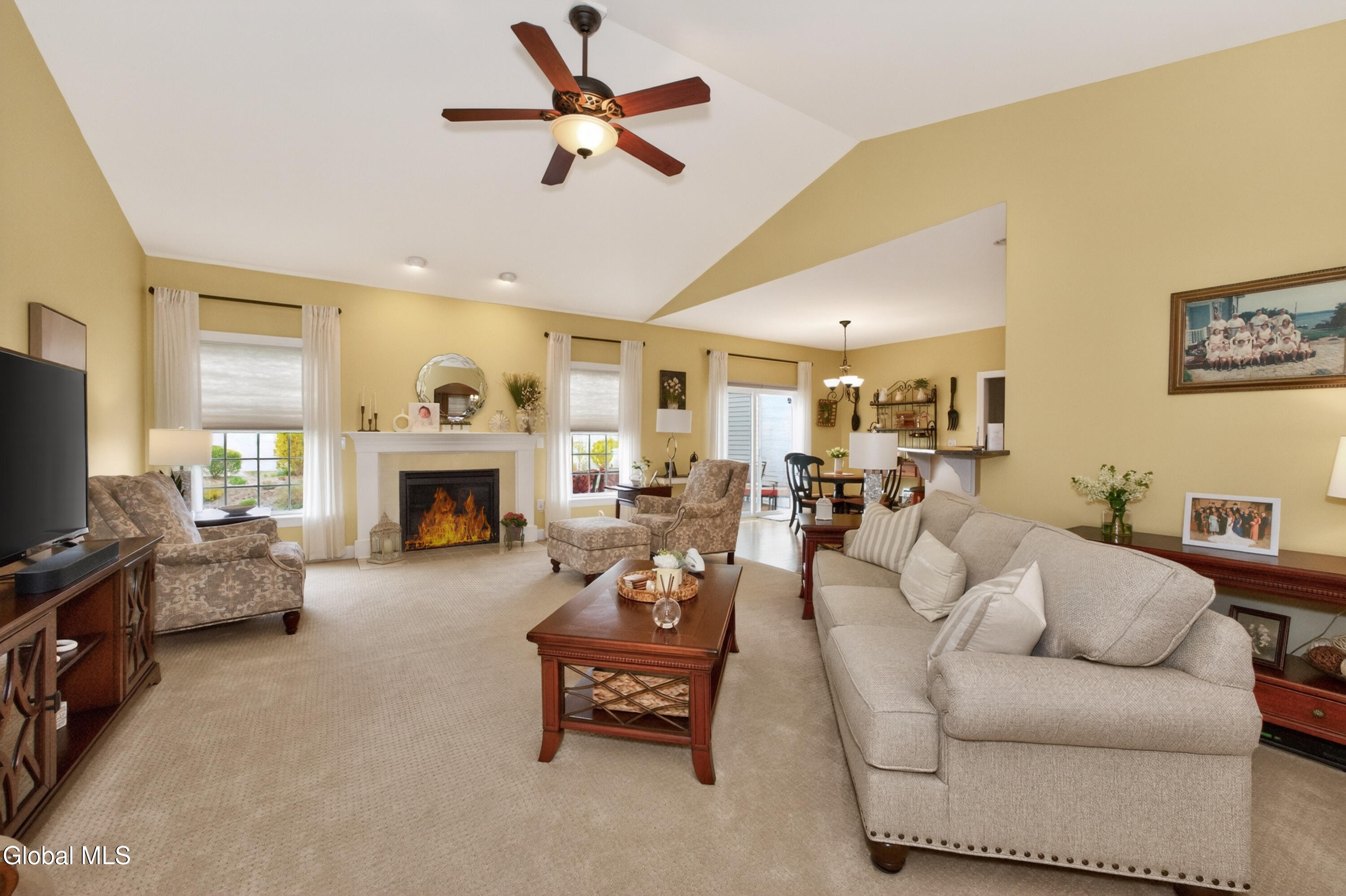 8 Addison Way Rexford NY 12148