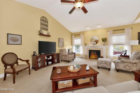 8 Addison Way Rexford NY 12148