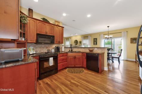 8 Addison Way Rexford NY 12148