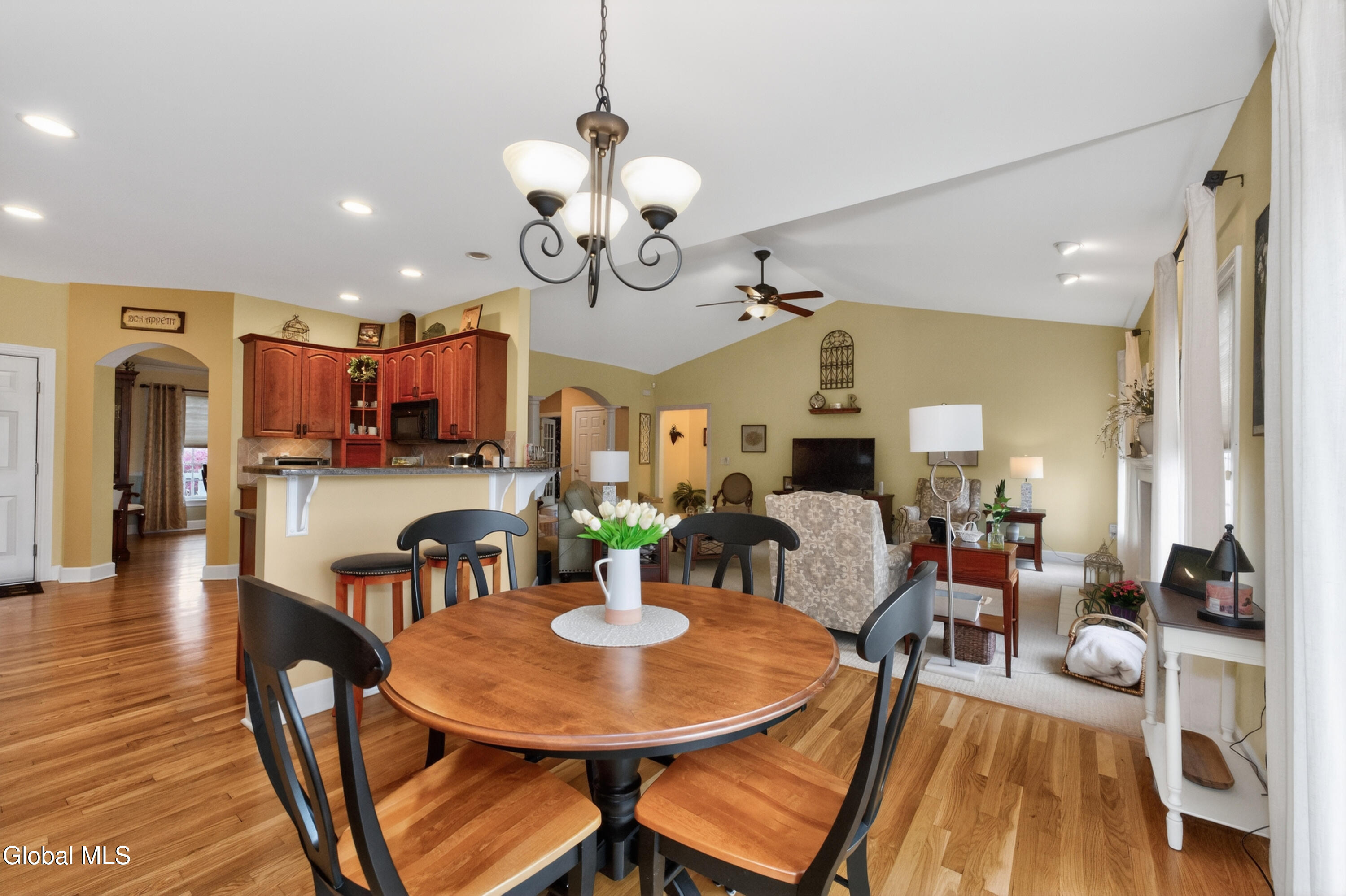 8 Addison Way Rexford NY 12148