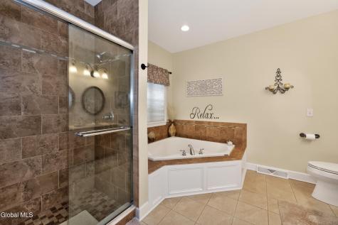 8 Addison Way Rexford NY 12148