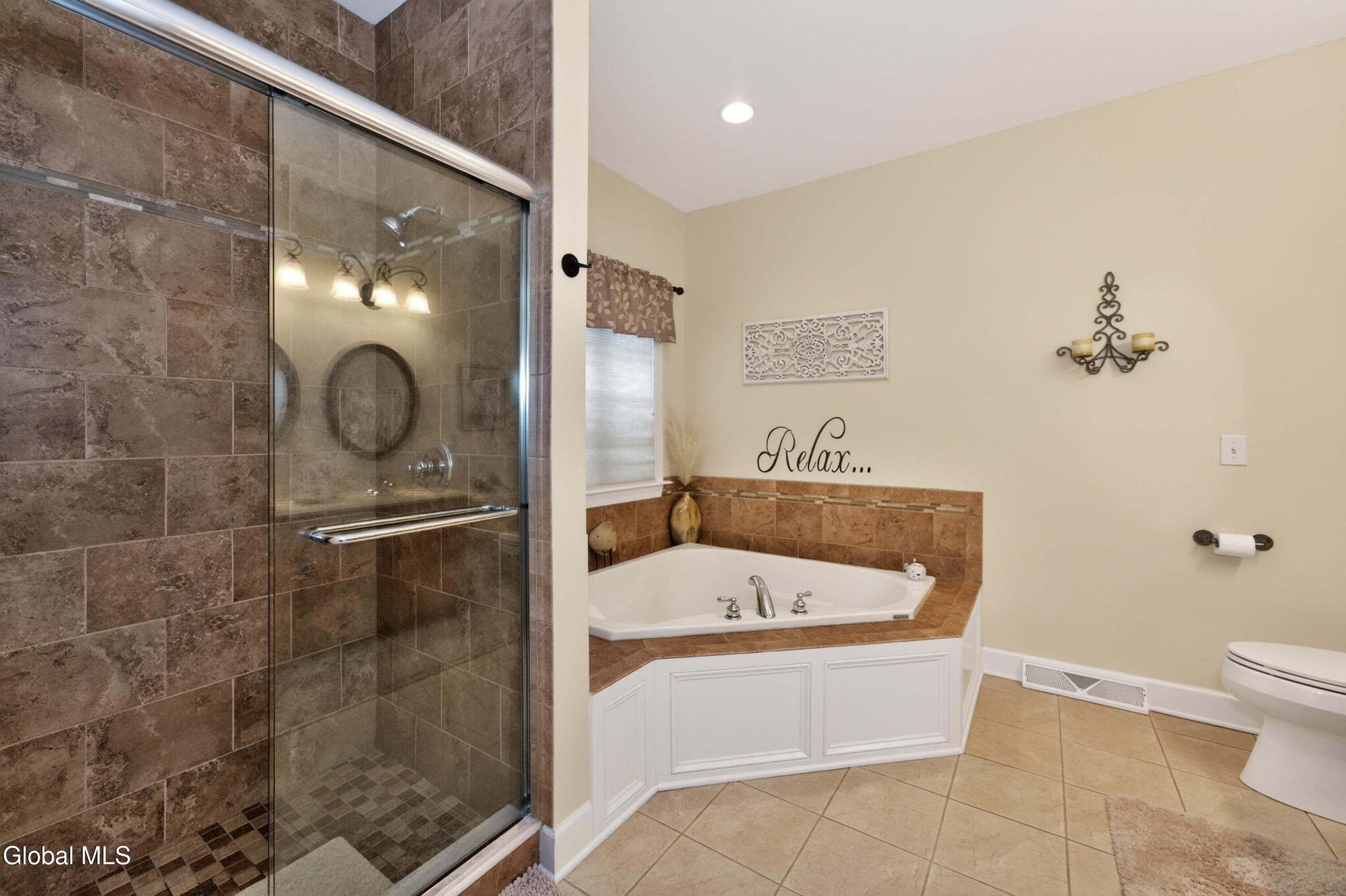 8 Addison Way Rexford NY 12148