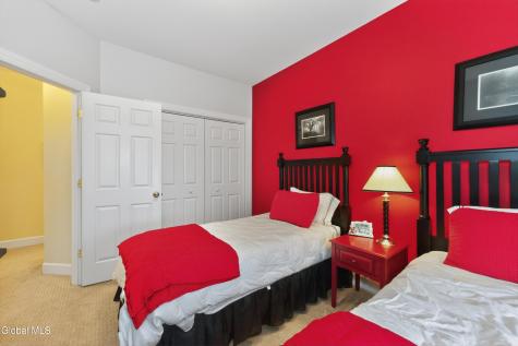 8 Addison Way Rexford NY 12148
