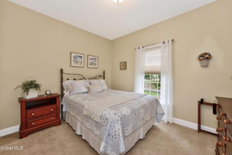 8 Addison Way Rexford NY 12148