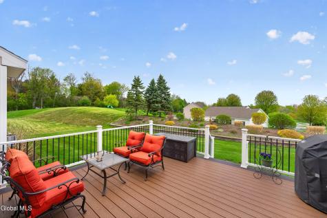 8 Addison Way Rexford NY 12148