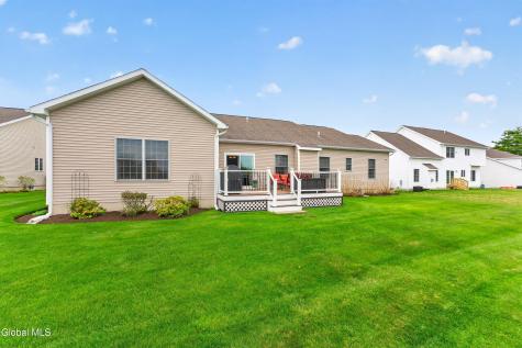 8 Addison Way Rexford NY 12148