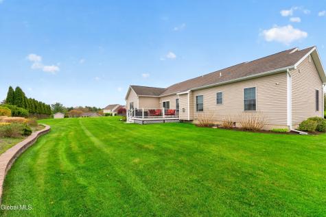 8 Addison Way Rexford NY 12148