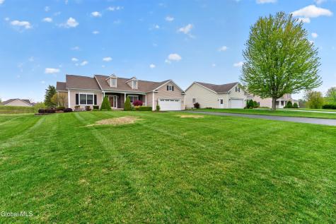 8 Addison Way Rexford NY 12148