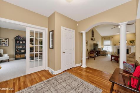 8 Addison Way Rexford NY 12148