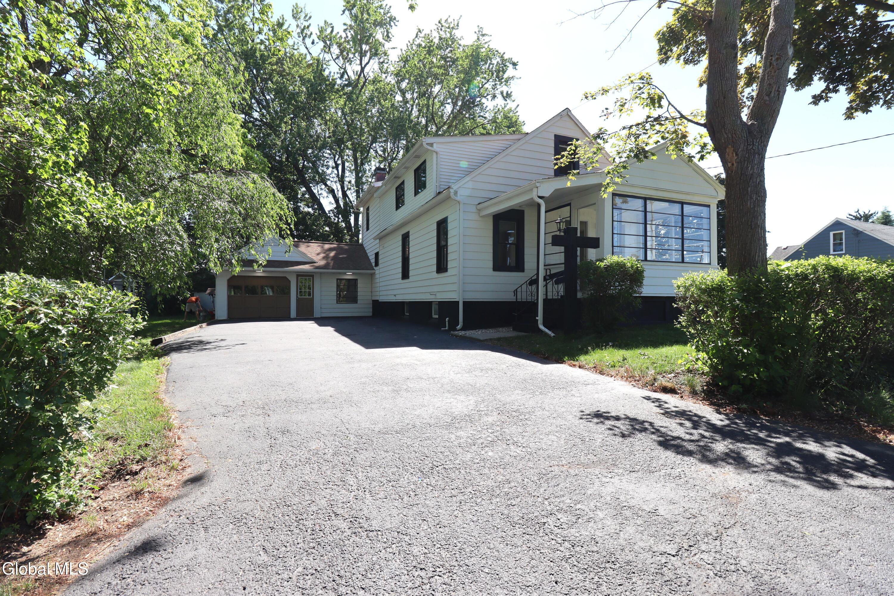 1928 Greenpoint Avenue Schenectady NY 12303