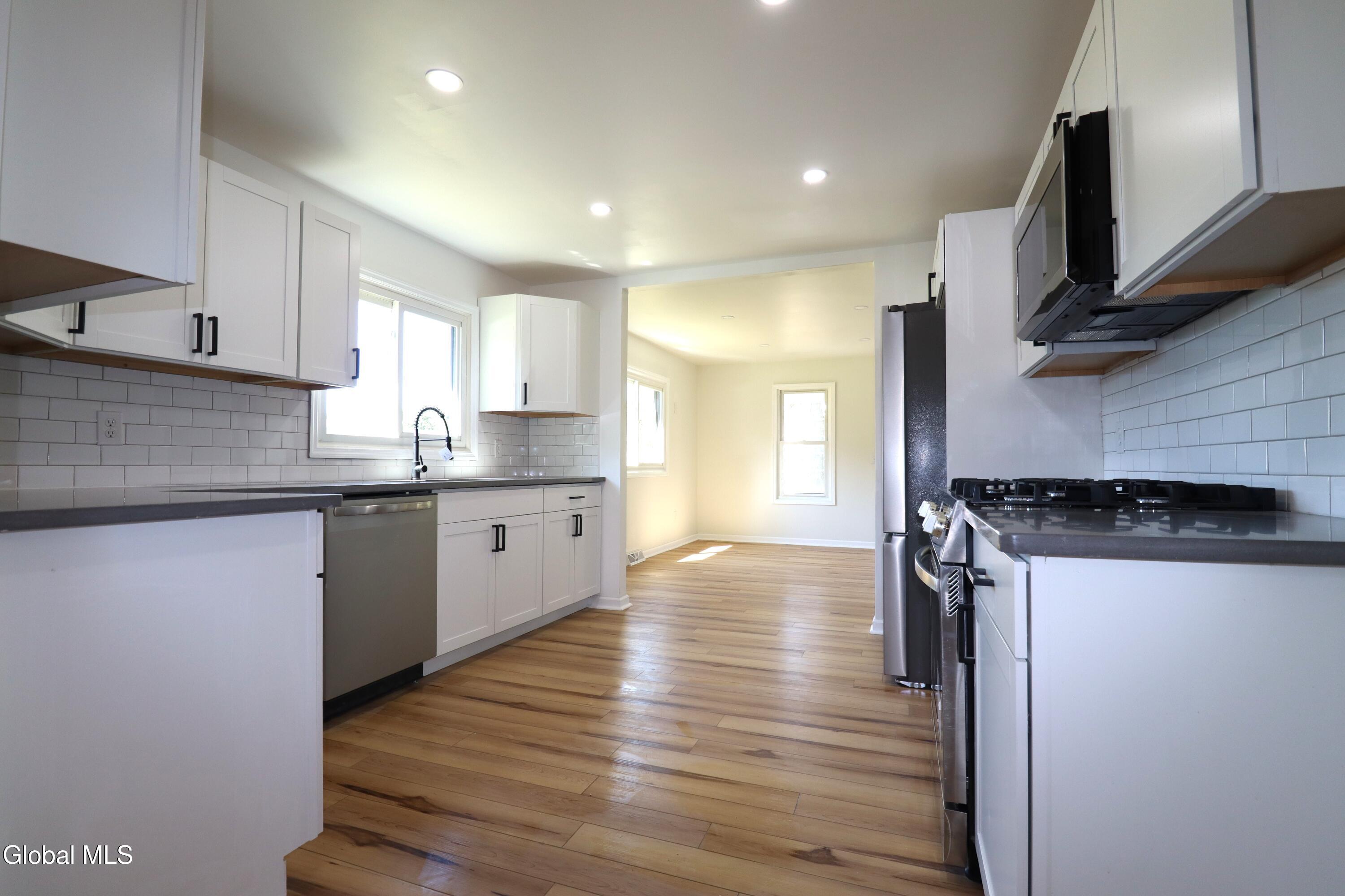 1928 Greenpoint Avenue Schenectady NY 12303