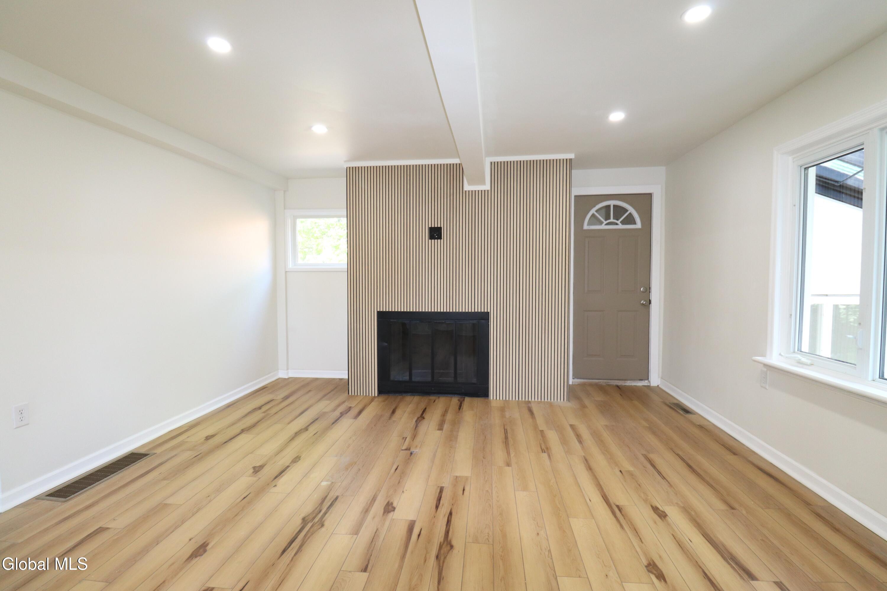 1928 Greenpoint Avenue Schenectady NY 12303