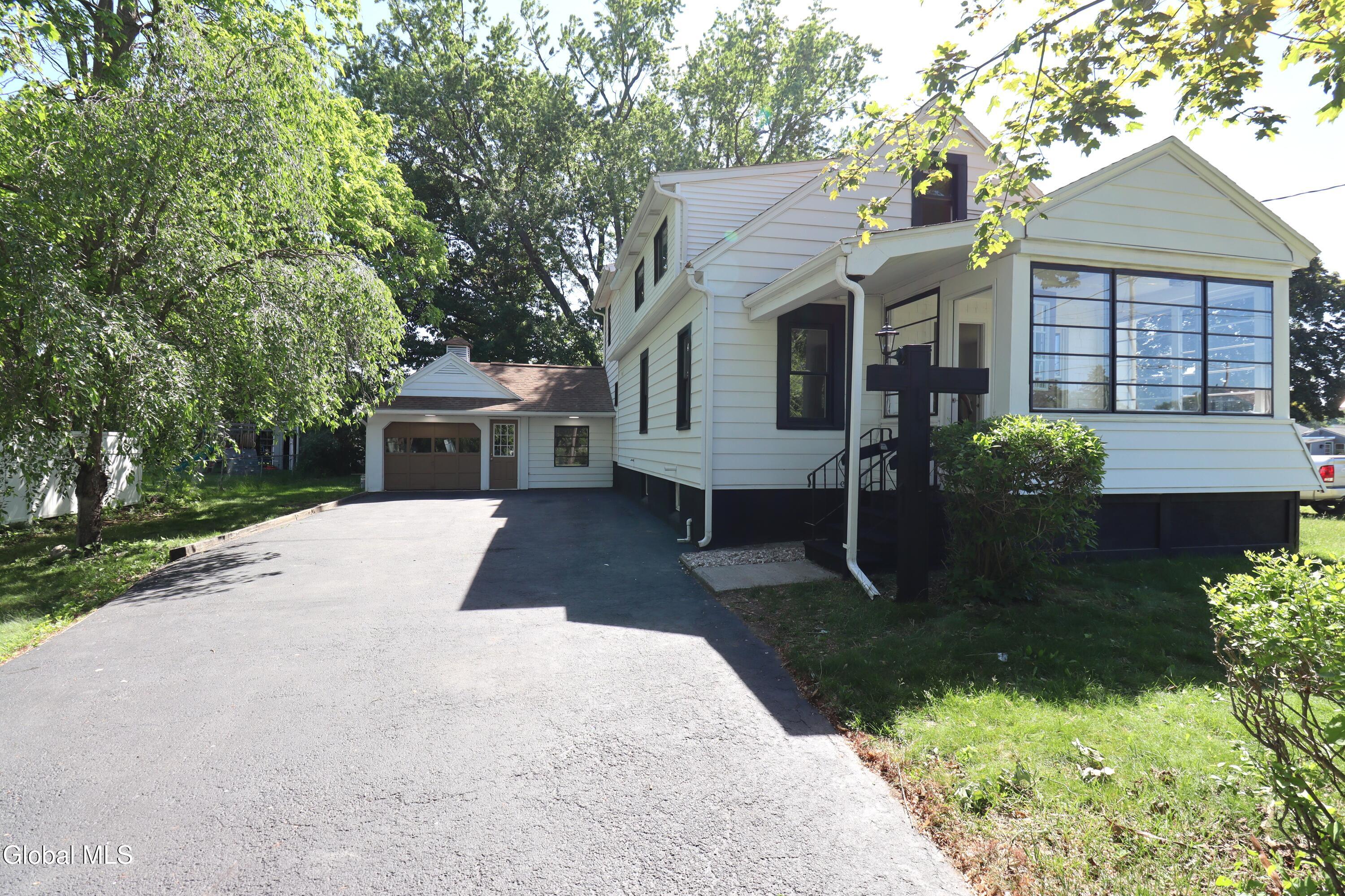 1928 Greenpoint Avenue Schenectady NY 12303