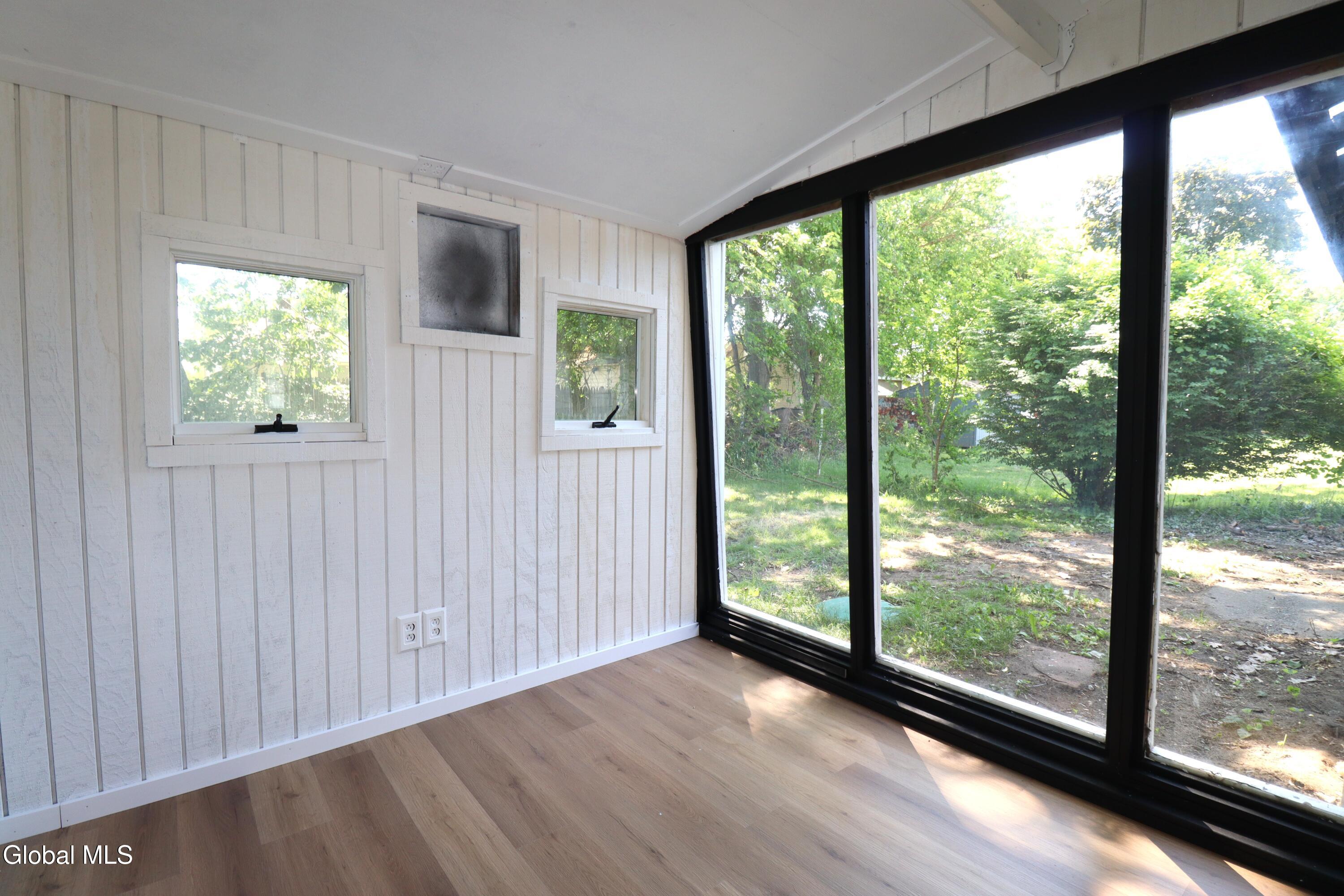 1928 Greenpoint Avenue Schenectady NY 12303