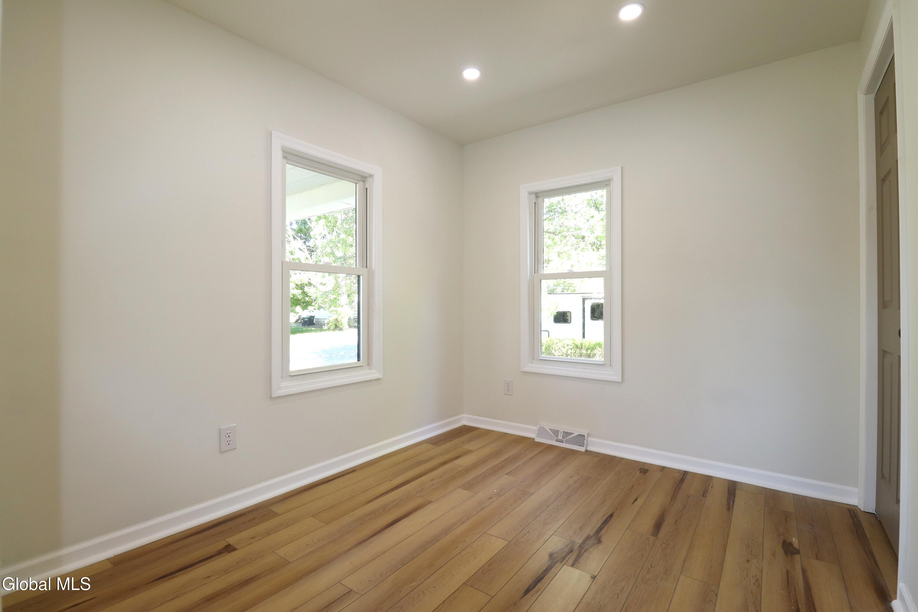 1928 Greenpoint Avenue Schenectady NY 12303