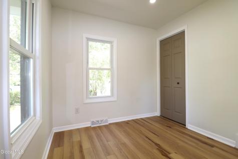 1928 Greenpoint Avenue Schenectady NY 12303