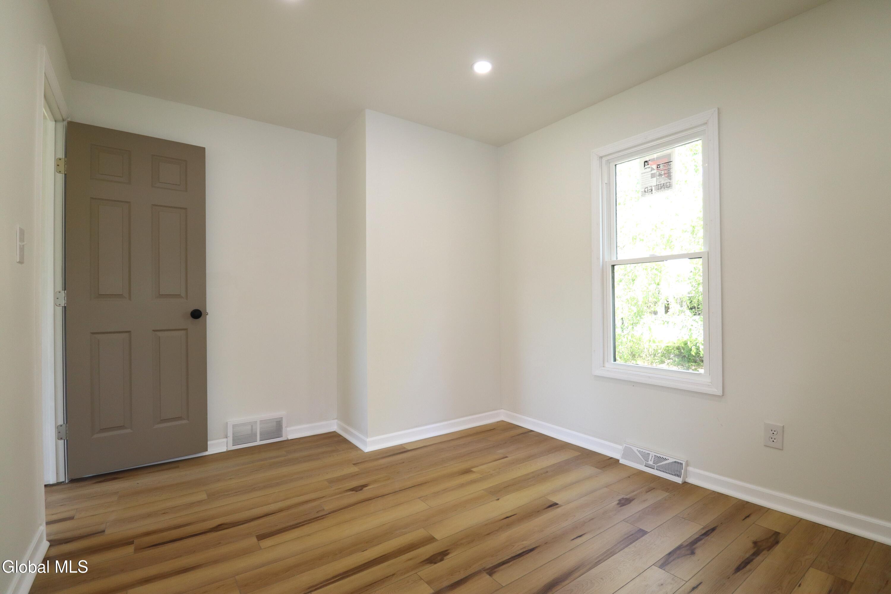 1928 Greenpoint Avenue Schenectady NY 12303