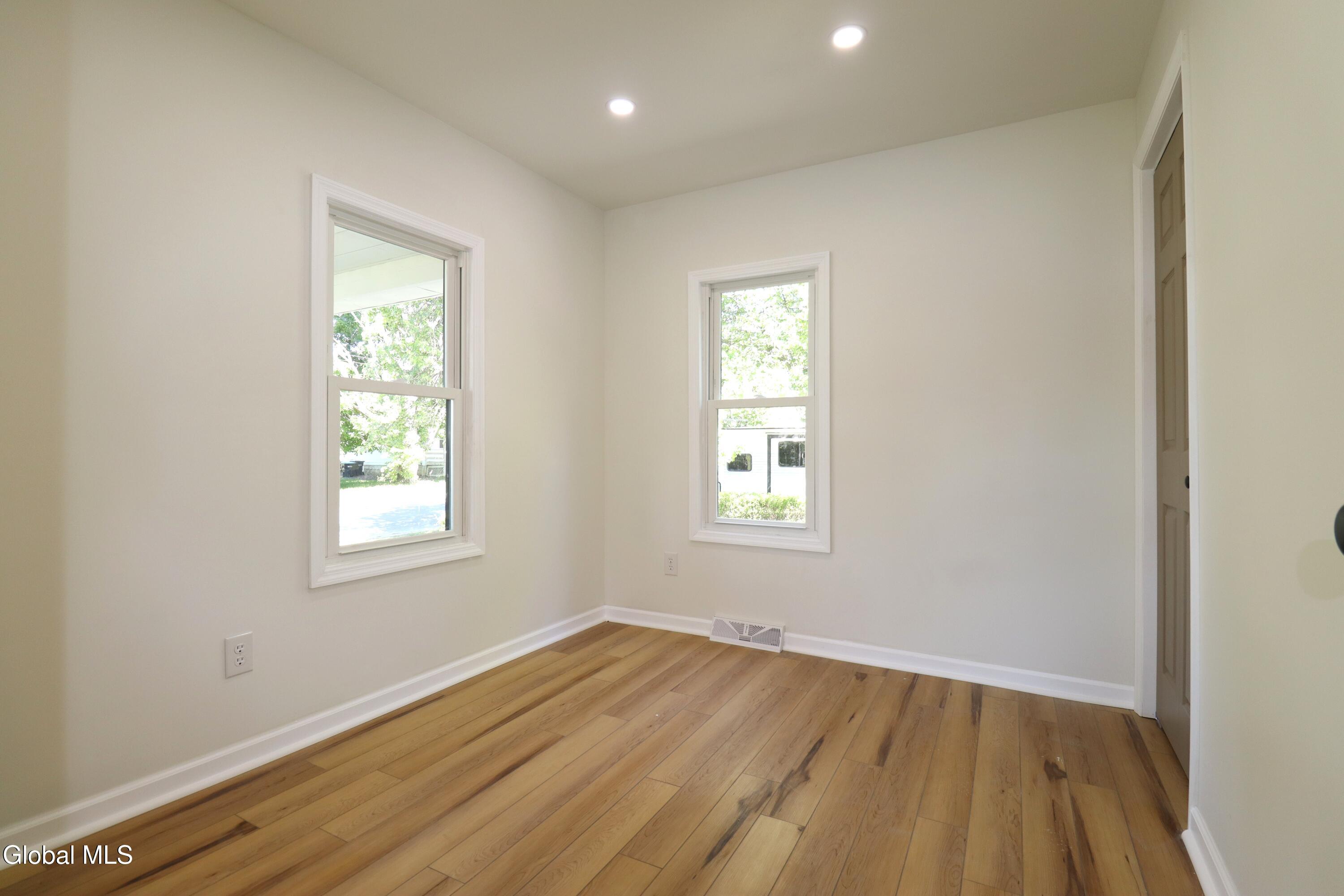 1928 Greenpoint Avenue Schenectady NY 12303