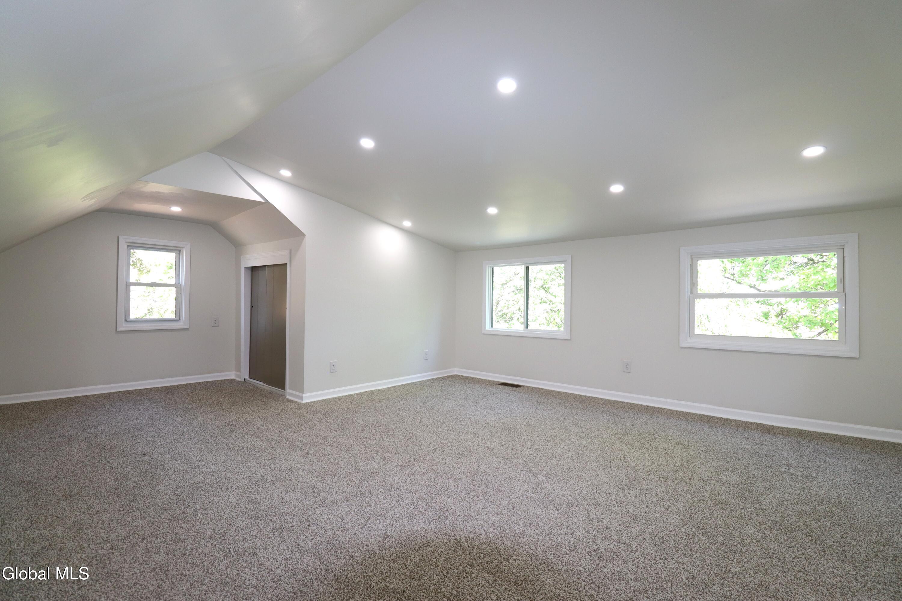 1928 Greenpoint Avenue Schenectady NY 12303