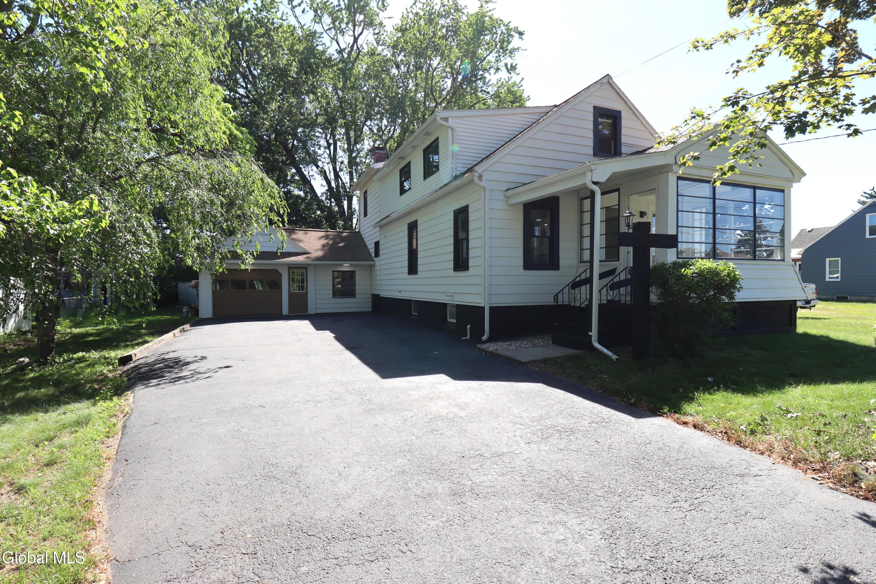 1928 Greenpoint Avenue Schenectady NY 12303
