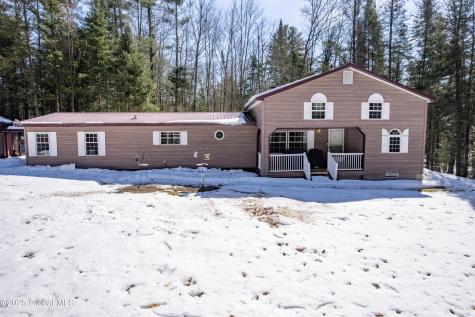 143 Pine Tree Way Gloversville NY 12078