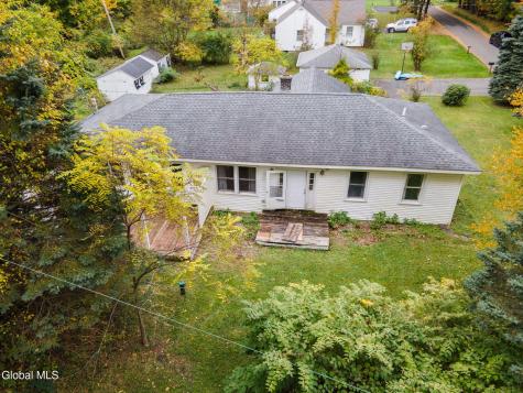 14 Stewart Point Road Nassau NY 12123