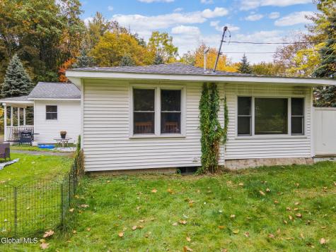 14 Stewart Point Road Nassau NY 12123
