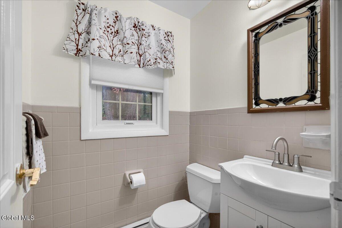 4 N Center Lane Ballston Lake NY 12019