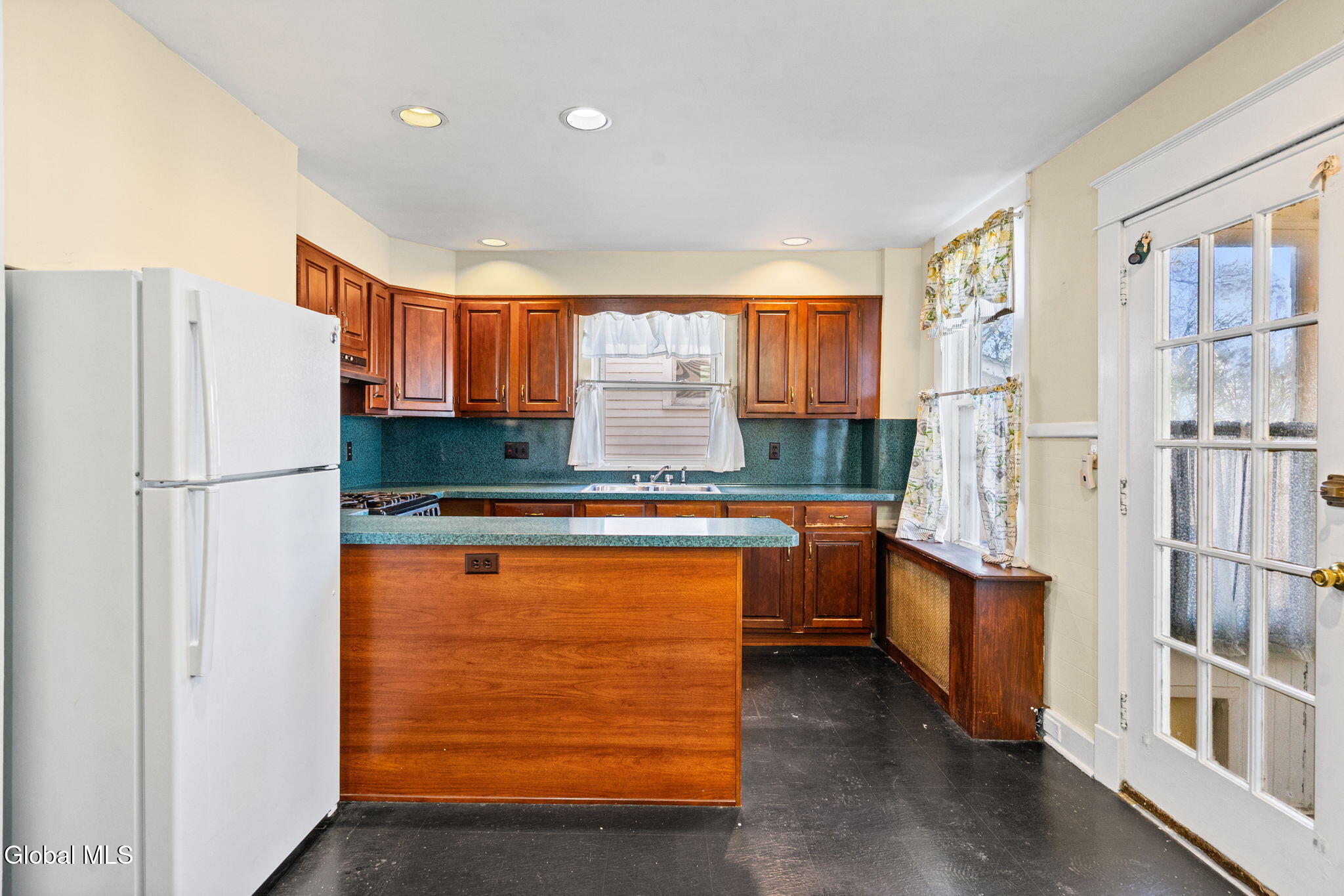 105 Grove Avenue Albany NY 12208