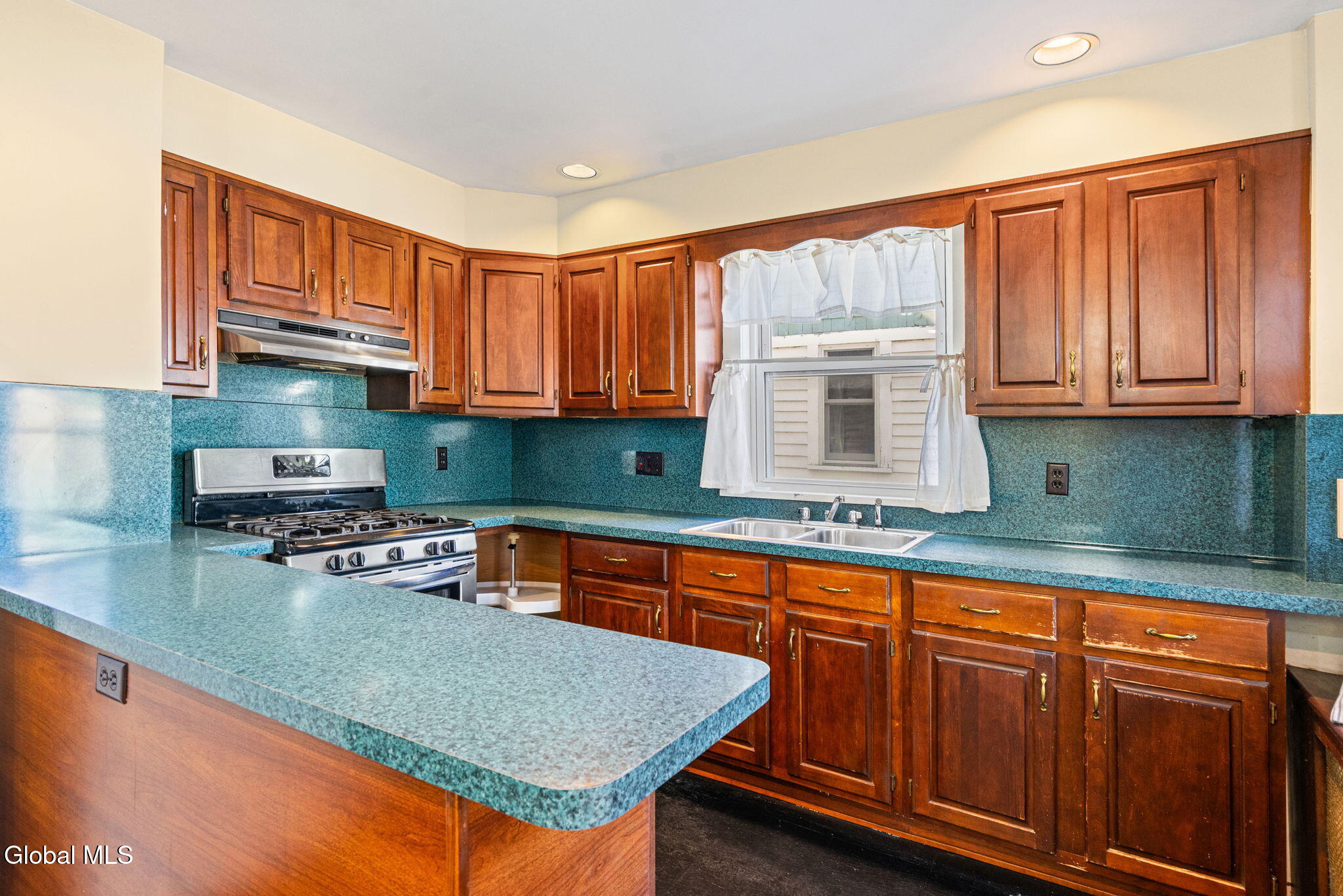 105 Grove Avenue Albany NY 12208
