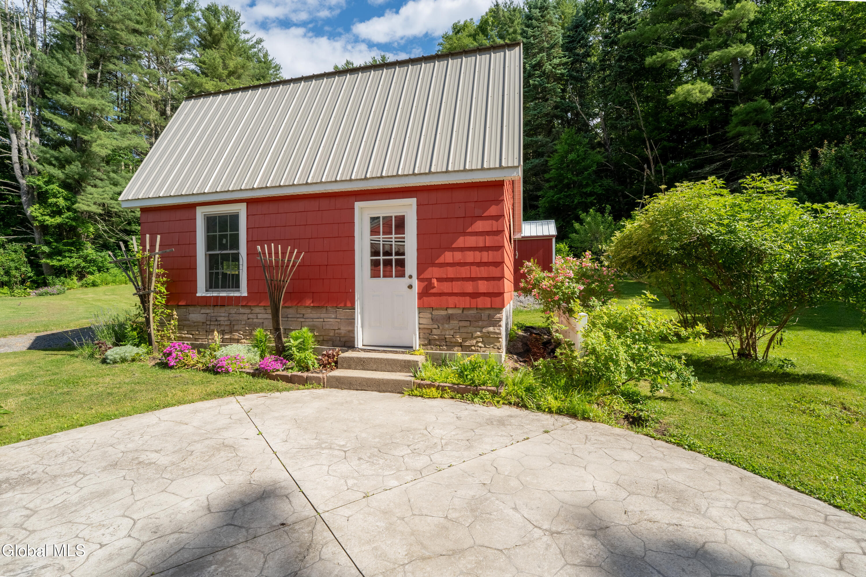 192 Steele Ave Extension Gloversville NY 12078