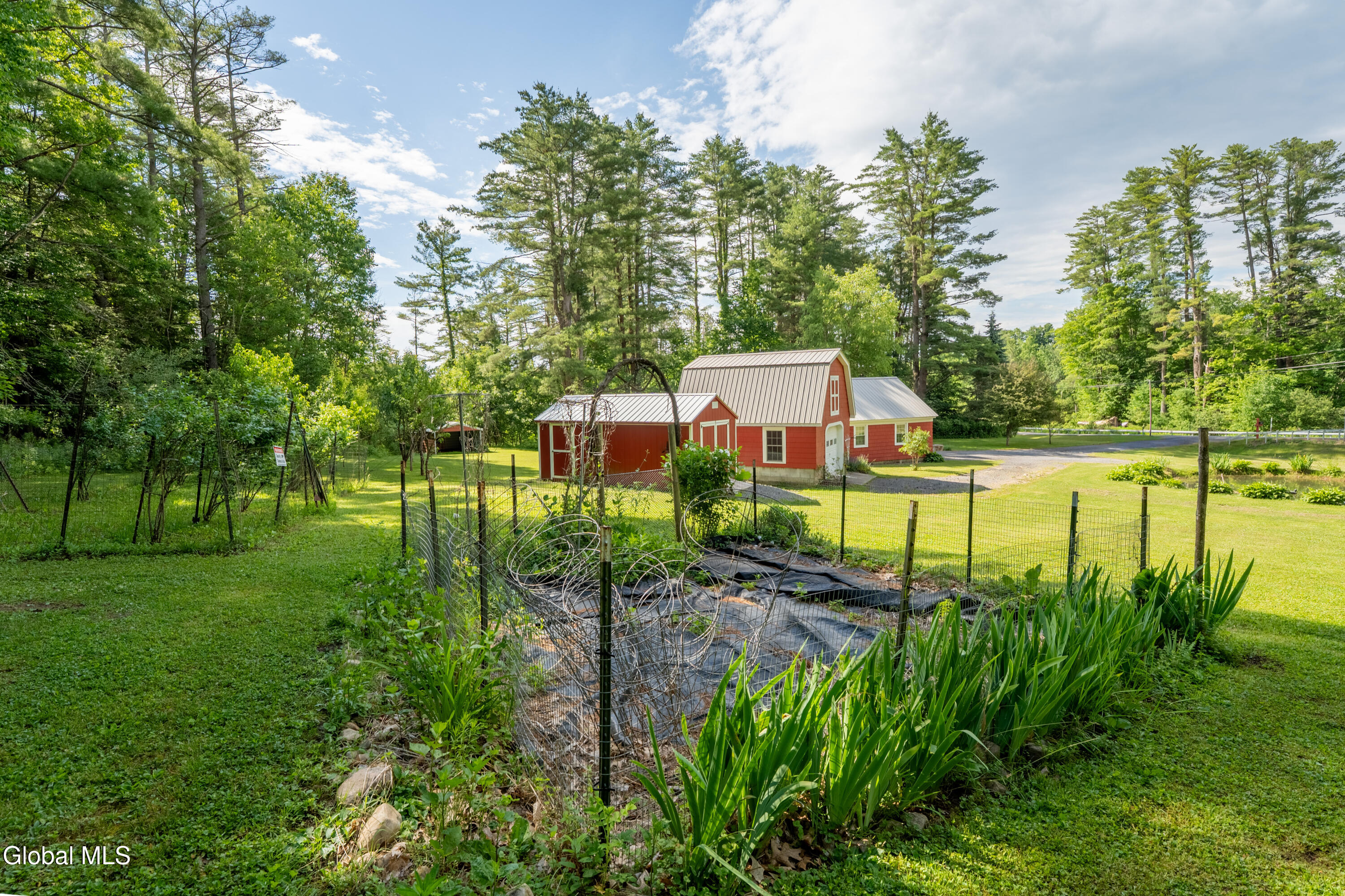 192 Steele Ave Extension Gloversville NY 12078