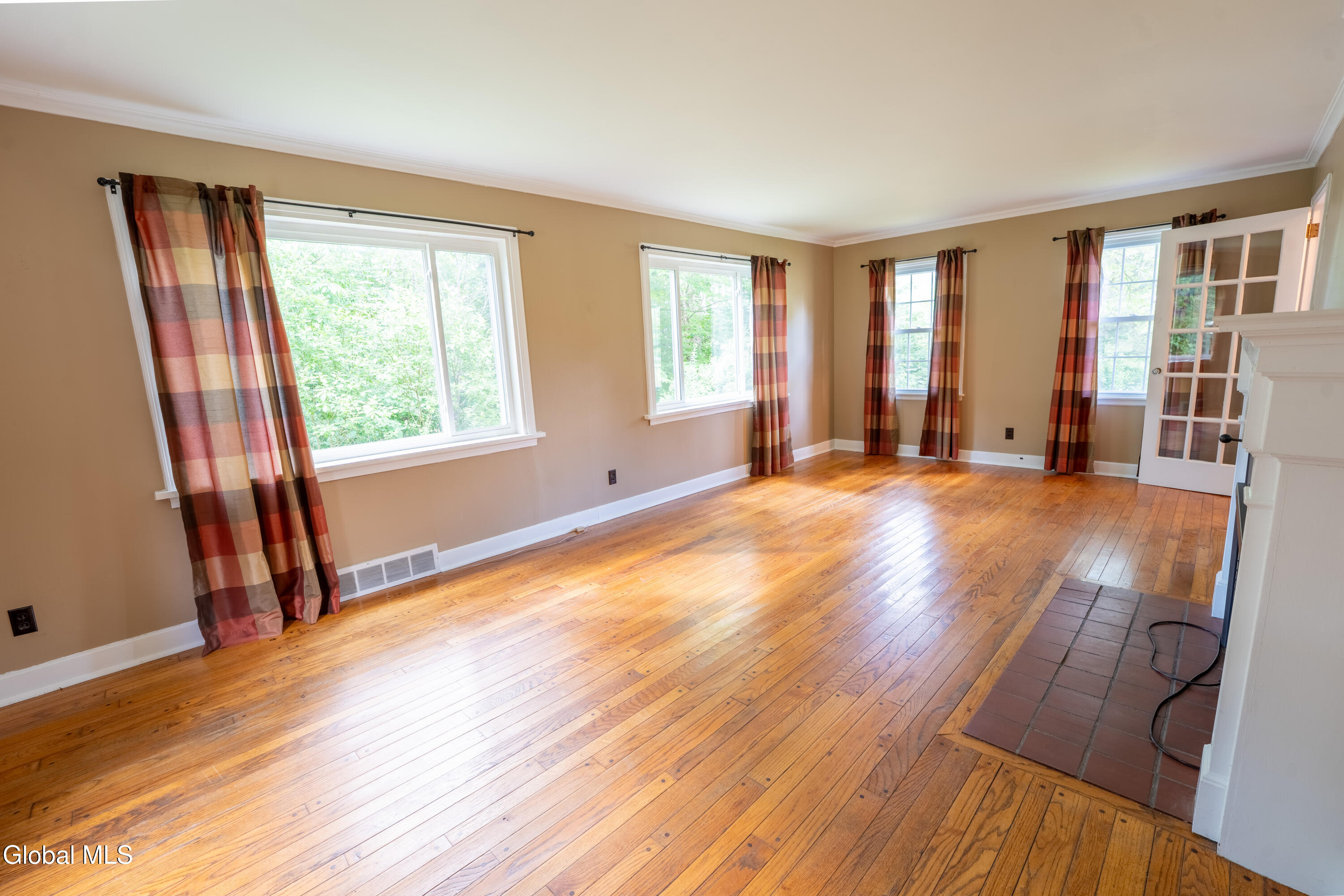 192 Steele Ave Extension Gloversville NY 12078