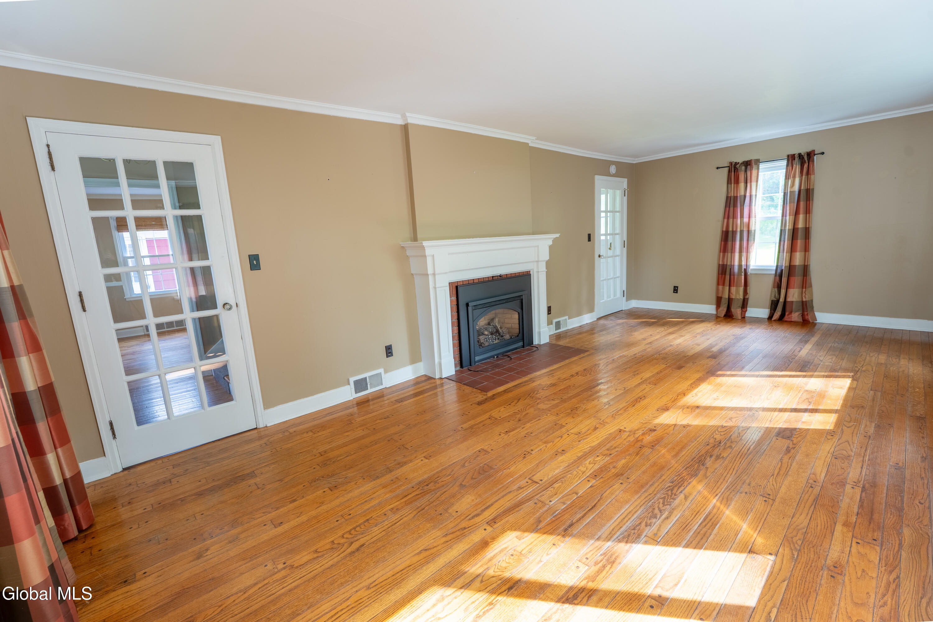 192 Steele Ave Extension Gloversville NY 12078
