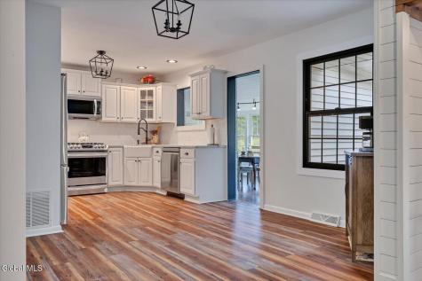 317 Closson Road Glenville NY 12302