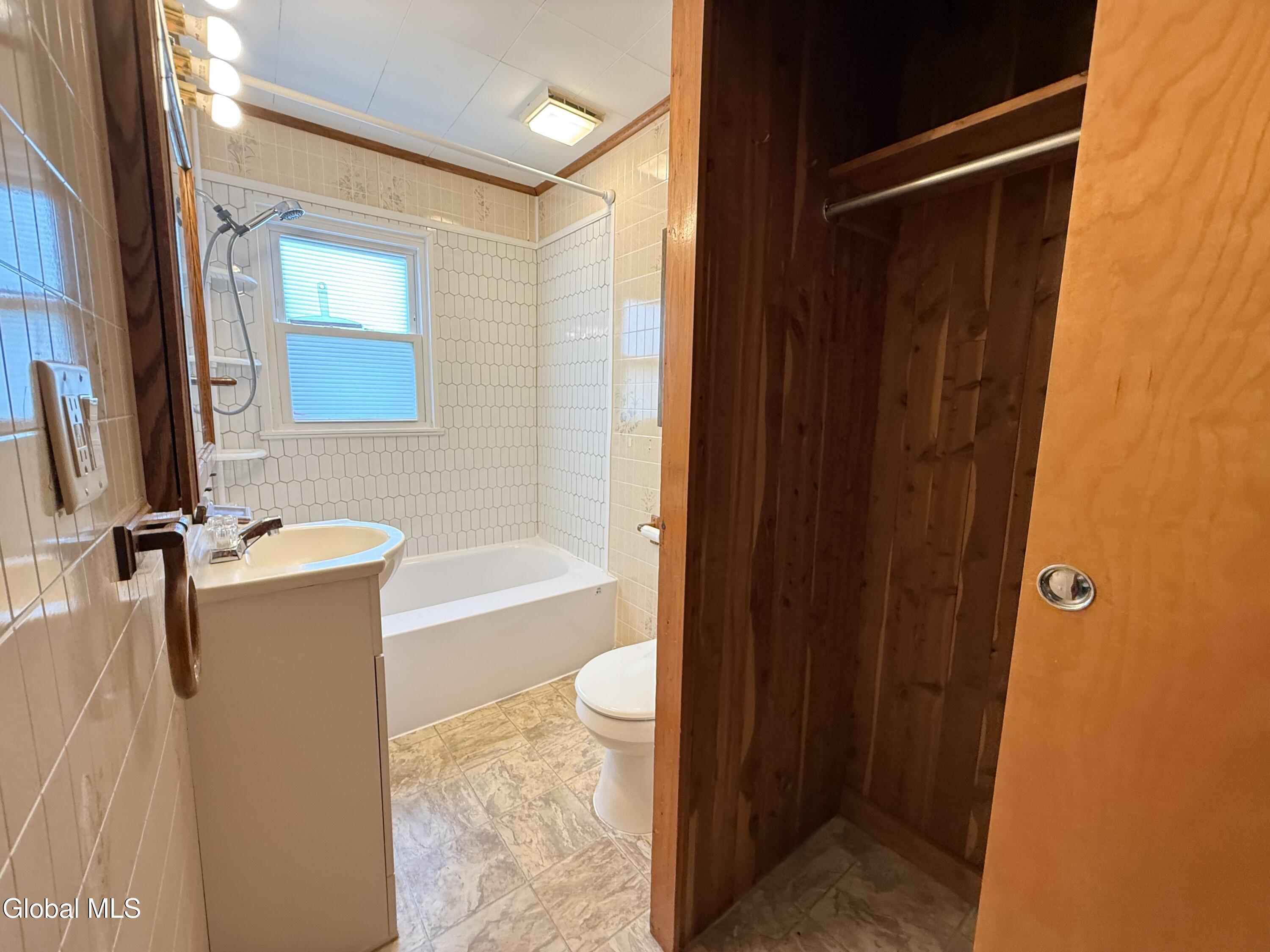 11 Bly Avenue Hudson Falls NY 12839