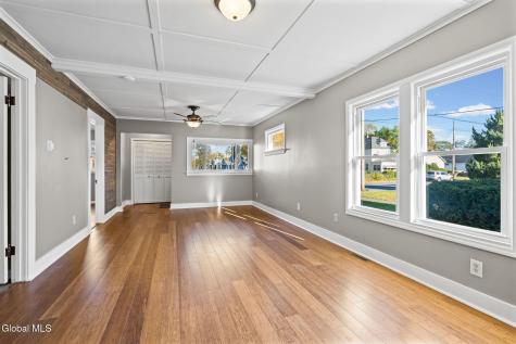906 Draper Avenue Schenectady NY 12306
