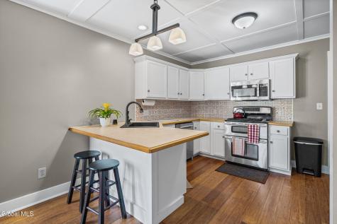 906 Draper Avenue Schenectady NY 12306