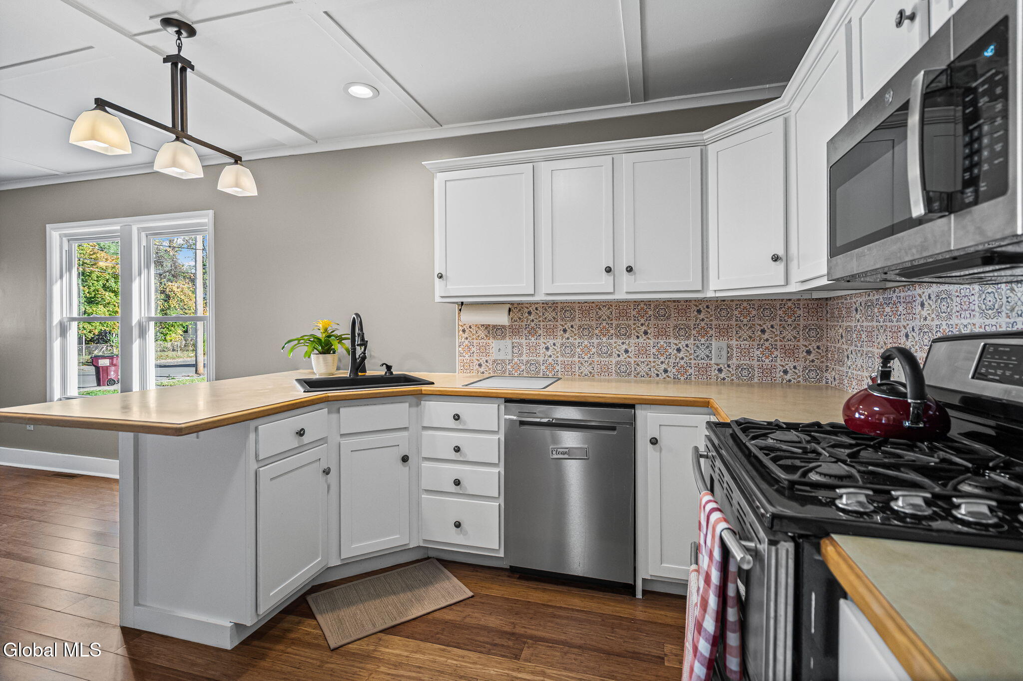 906 Draper Avenue Schenectady NY 12306